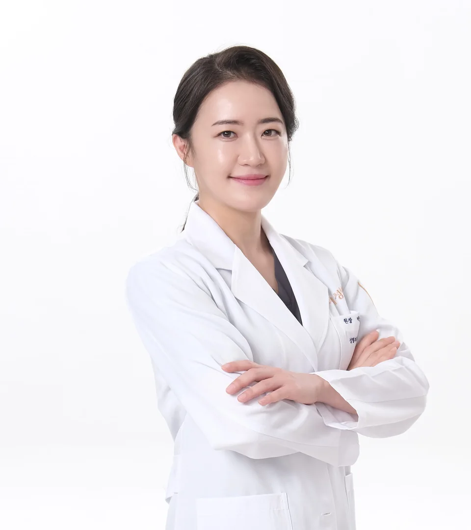 ดร.ปาร์คออนจู (Dr. Eon Ju Park) ศัลยแพทย์ตกแต่งผู้ได้รับวุฒิบัตรที่ Banobagi